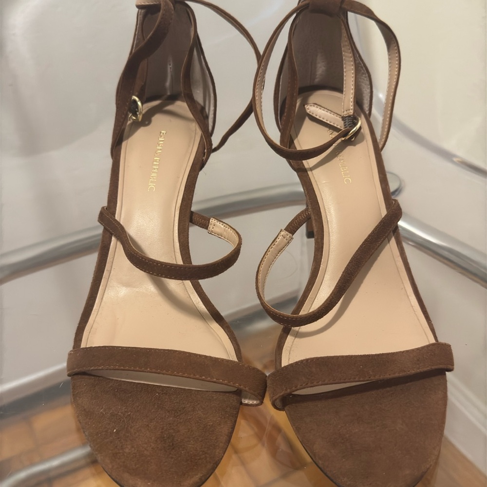 Banana Republic Brown Heels with Stiletto Heel and Open Toe Design